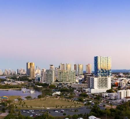 Sky Broadwater Apartments Southport Luaran gambar
