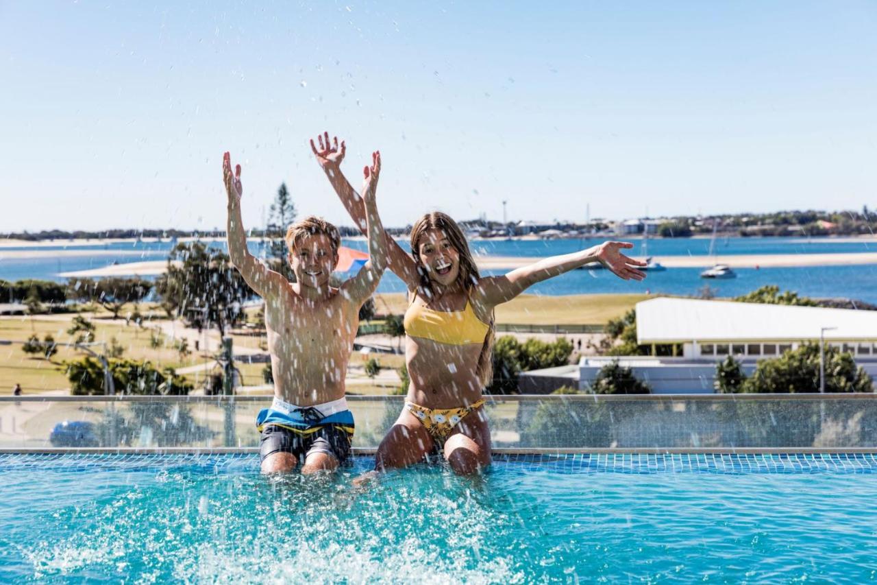Sky Broadwater Apartments Southport Luaran gambar